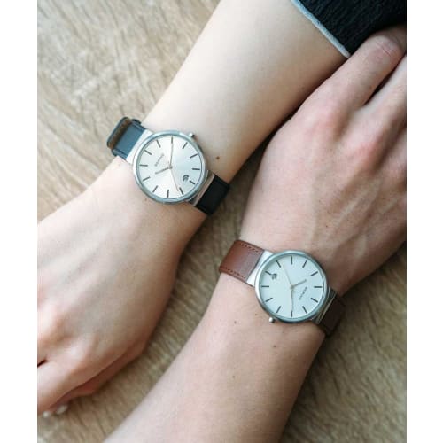 Montre Bering Classic Scandinave en Cuir de Veau Piqué pour Homme et Femme, 11035-400-J, Officiellement Importée