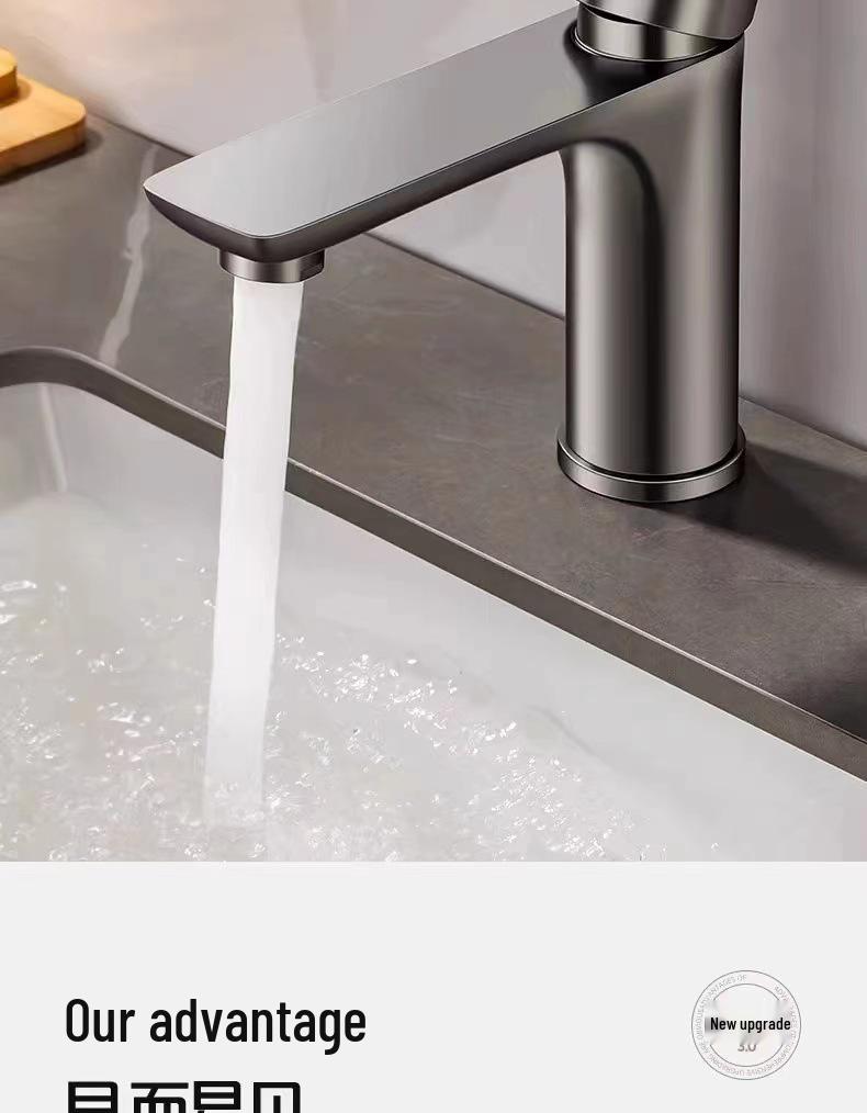 Badezimmerarmatur aus Edelstahl für Warm- und Kaltwasser