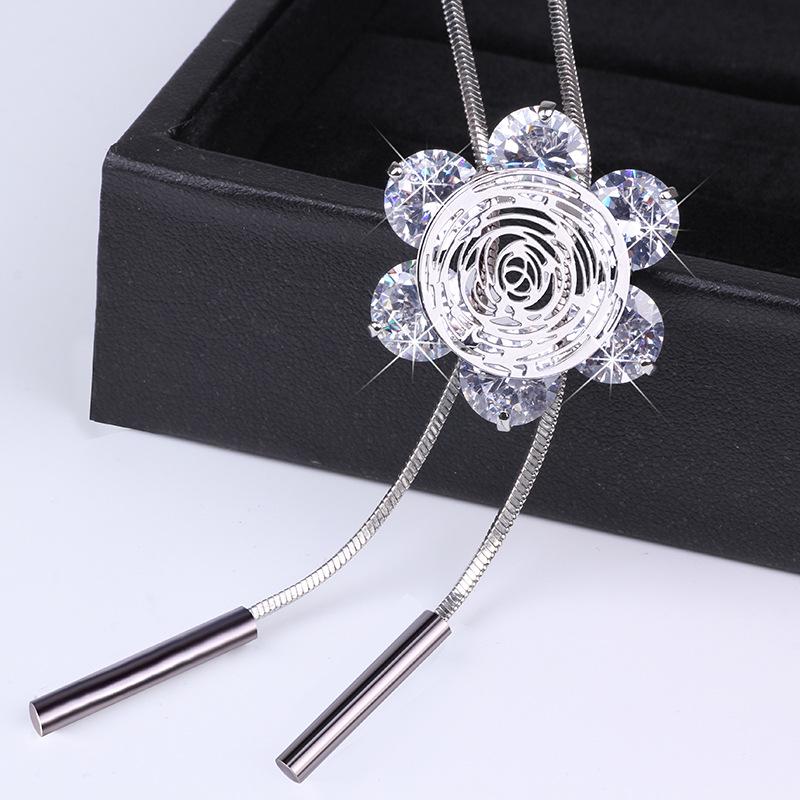 Versatile Crystal Flower Sweater Necklace - Japanese & Korean Fashion Jewelry Pendant