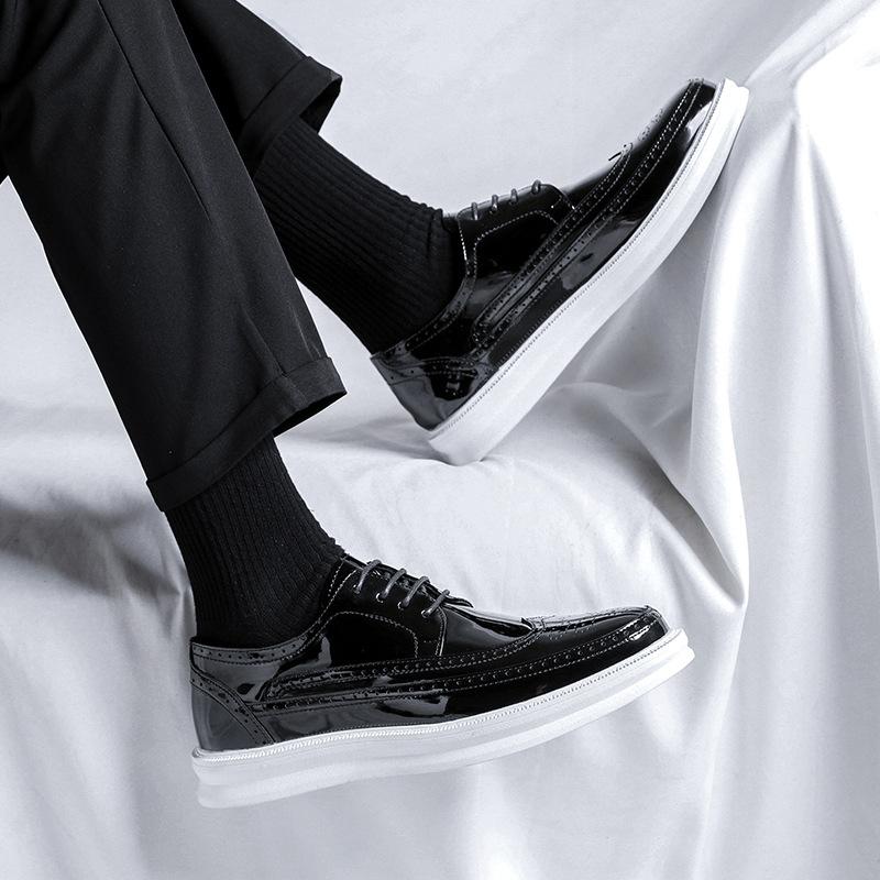 Fashion 2025 Spring Autumn New Designer Men's Dress Shoes Fashion Business Formal Bright Face Patent Leather Black Brock Shoes for Men