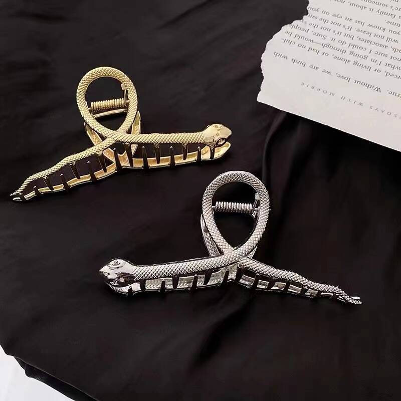 New Punk Cool Metal Hair Claws Korean Geometric Snake Shape Shark Hair Clip Clamp Girls Hair Accessories Women Hairpins Headwear