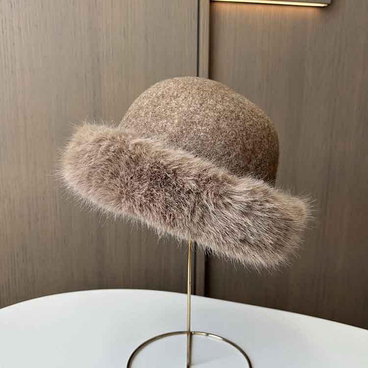 

New Plush Hat Women s Winter Cold Protection Basin Hat Fluffy Splicing Thickened Ear Protector Cap One size