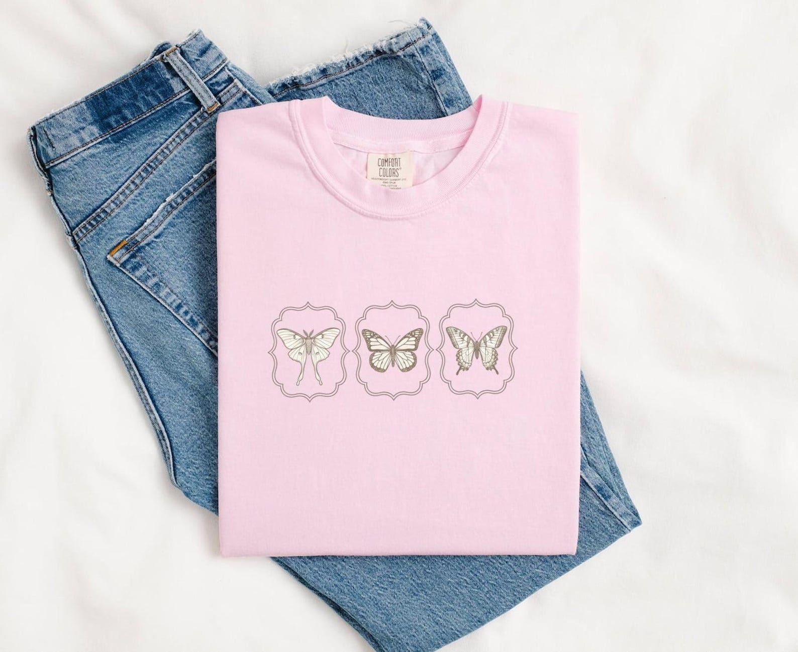 Butterfly Moth Shirt Cottagecore Flora Gift Women Cartoon Tee Moth T-Shirt Cottage Enthusiast Comic Tshirt Botanical Graphic Crisp Classic XL