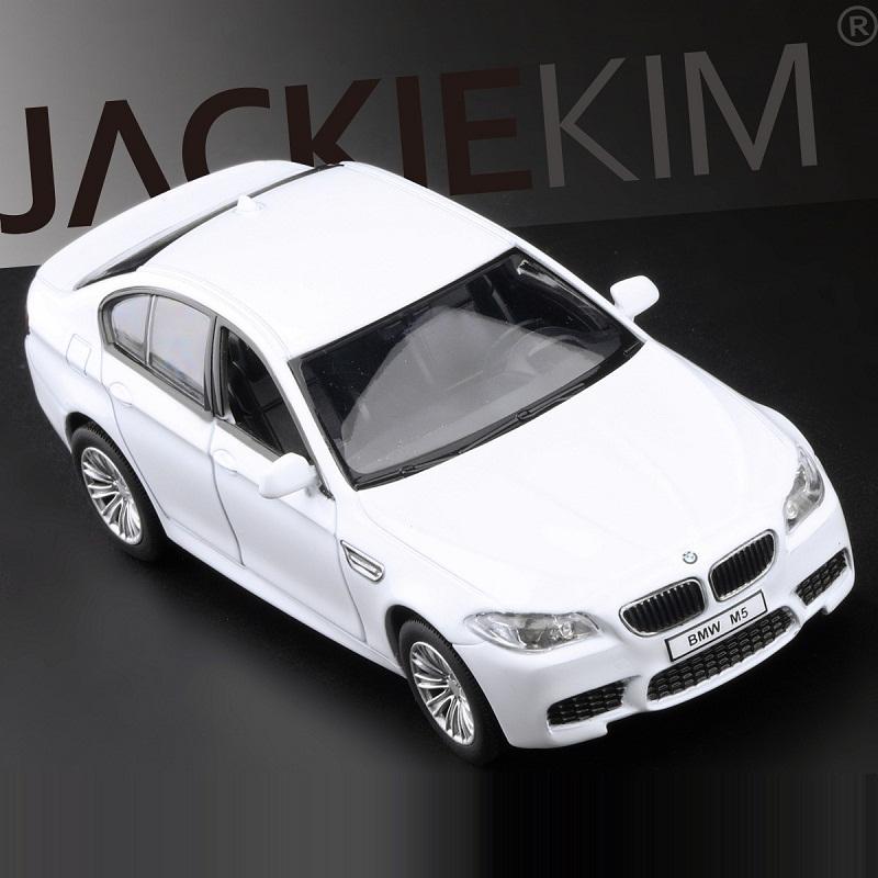M5-Automodellspielzeug im Maßstab 1/36, Kinderspielzeugautomodell, Auto aus Metalldruckguss, Automodell aus Legierung, Simulationssammlung