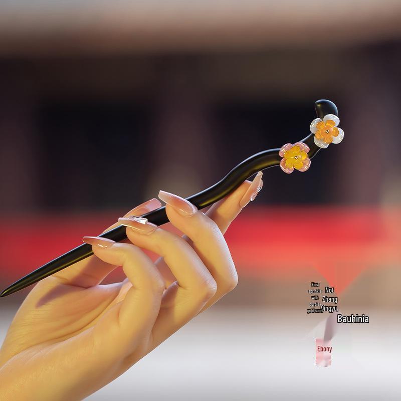 Elegant Ebony Flower Hairpin for Women – Ancient Style, High-End Feel, Simple Chinese Design, Perfect for Daily Use.