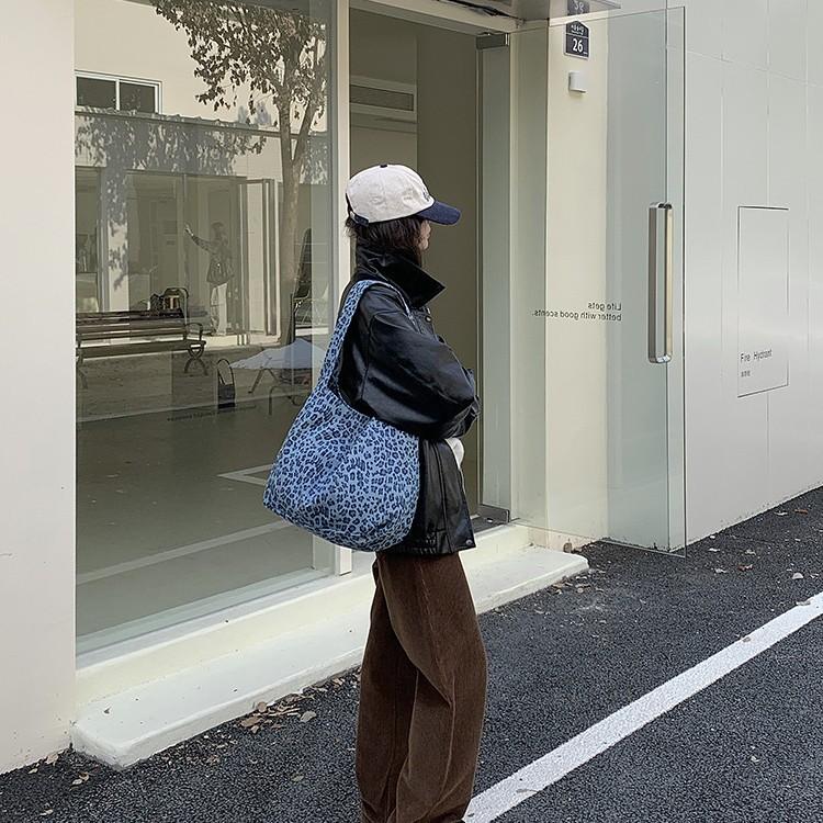 Korean ins retro leopard print canvas bag fashion niche versatile shoulder underarm bag large capacity commuter tote bag