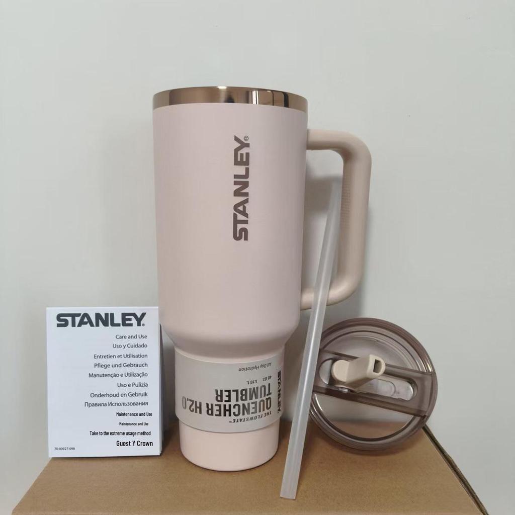 Stanley 3. Generation Ice King Vakuumisolierter Edelstahlbecher mit tragbarem Faltstrohhalm