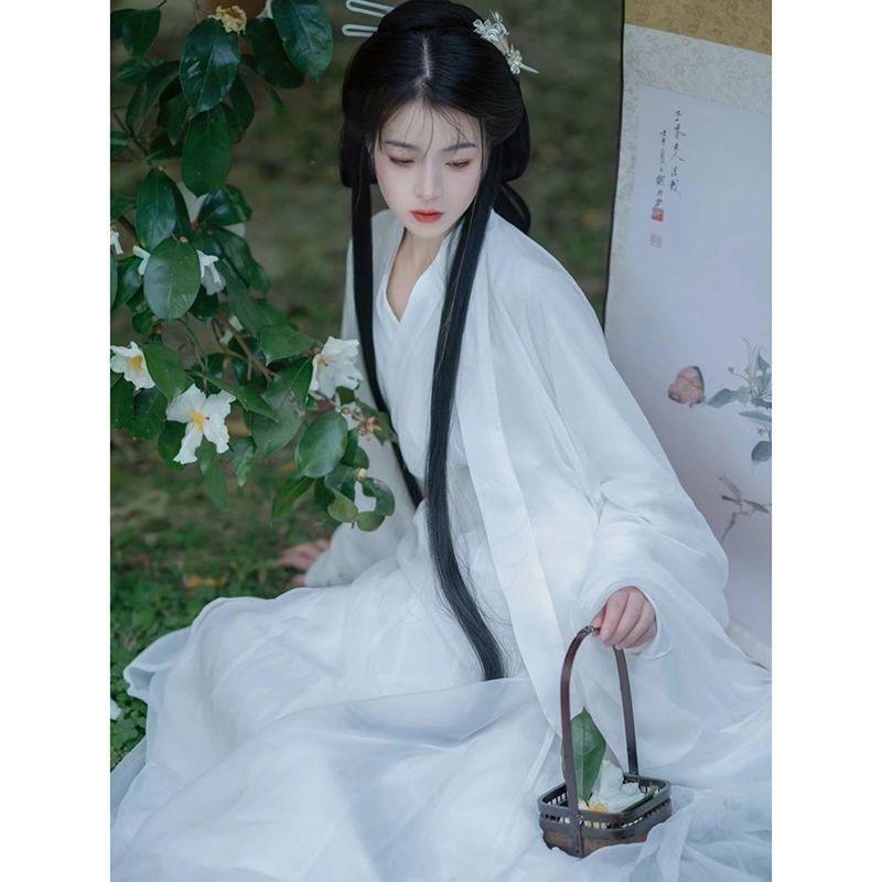 Hanfu im chinesischen Stil für Frauen in den Wei- und Jin-Dynastien, weiße weite Ärmel, eleganter und magischer Mädchenanzug