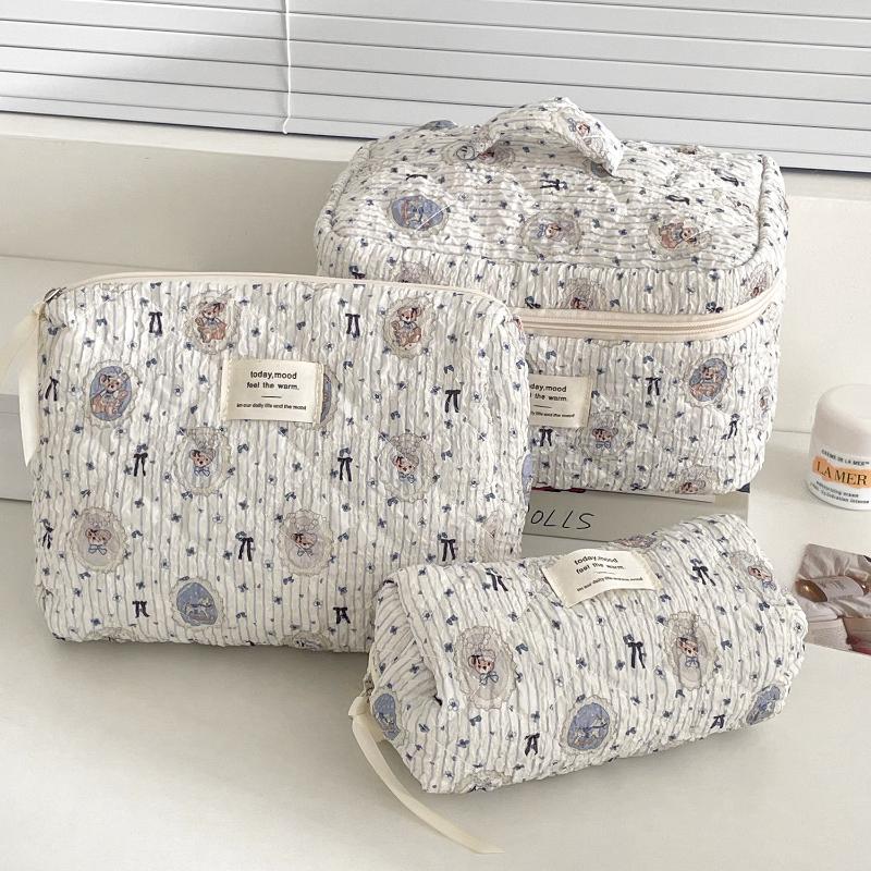 Cartoon Bear Women's Cosmetic Bags Travel Portable Female Makeup Case Clutch Purse Large Capacity Quilted Toiletries Storage Bag