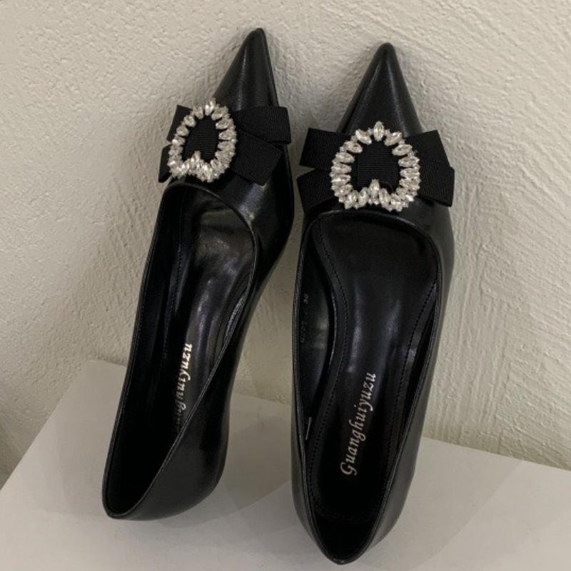 

Fashion Sweet Heart-shaped Rhinestone Low Heel Pumps Women Elegant Pointed Toe Bow Brand Designer Shoes Comfort Commuting Office Shoes 35 чорний