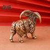 Mosiężna figurka kozy Vintage Long Horn Sheep Model Mini zwierzęca metalowa statua rzeźba pulpit Feng Shui dekoracja pulpitu ozdoba