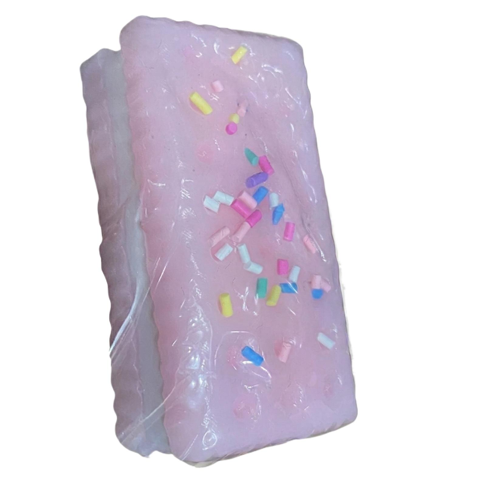 

Slow Rising Scented Toy Bread Loaf Simulation Stress Toy for Adults and Children Decoration Gift One Size рожевий