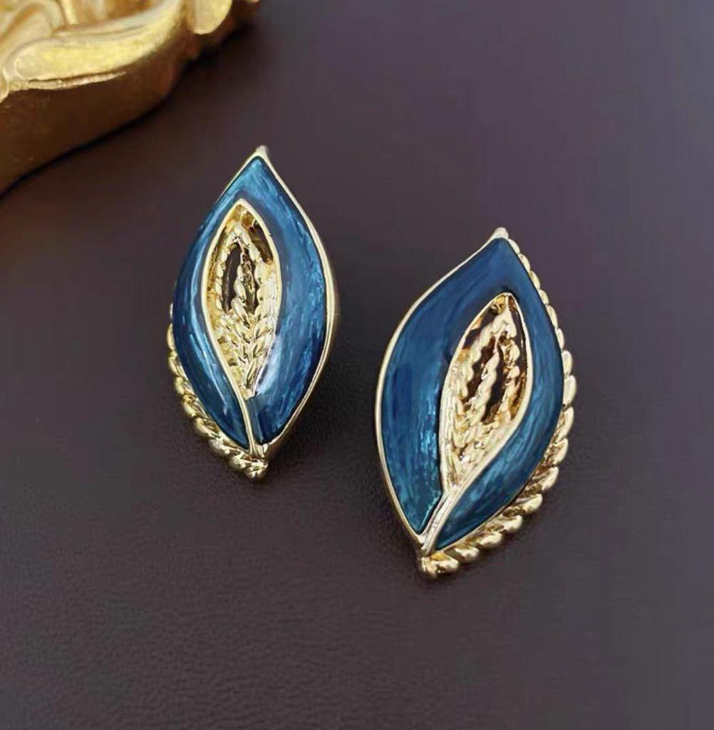 Vintage Rhinestone Geometric Stud Earrings - Retro Court Style, Niche Design, Light Luxury, High-End