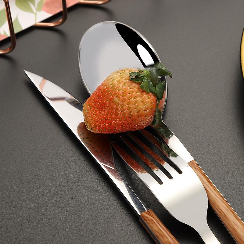 Besteckset aus Edelstahl mit Holzmaserung-Imitation: Messer, Gabel & Löffel - Koreanischer Stil