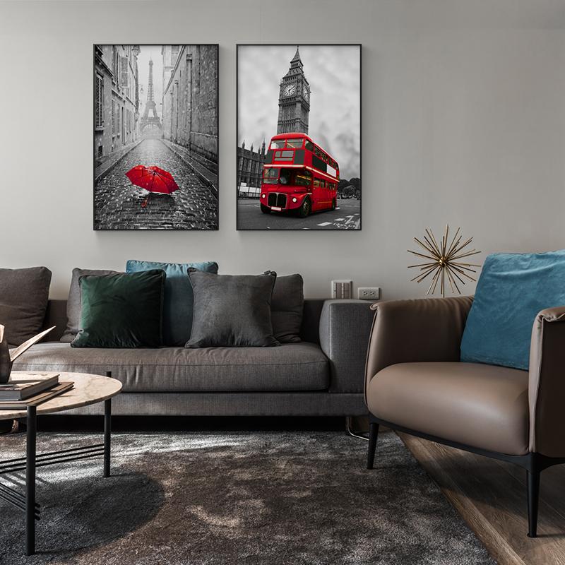 Clădire alb-negru modernă Poze cu autobuz cu umbrelă roșie pictură pe pânză peisaj nordic Poster roșu pentru sufragerie