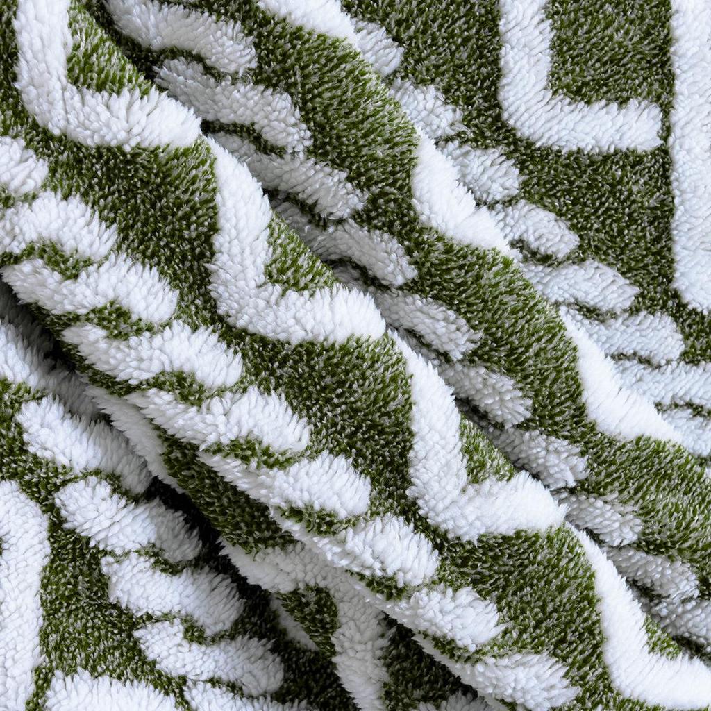 Double-Layer Cotton Velvet Winter Blanket - Cozy Jacquard Lambskin Throw for Office or Home Nap