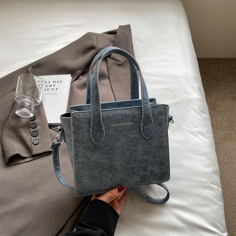 New Summer Bag for Women's Fashionable Simple Shoulder Bag Casual Commuter Crossbody Bag Texture Personalized Tote Bag