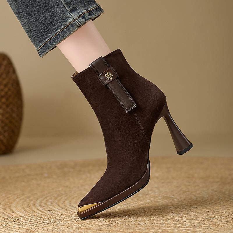 Bottes fashion rétro françaises à talons hauts, tempérament, femmes, métal, bout pointu, automne et hiver, table imperméable, bottes Martin, bottes pour femmes