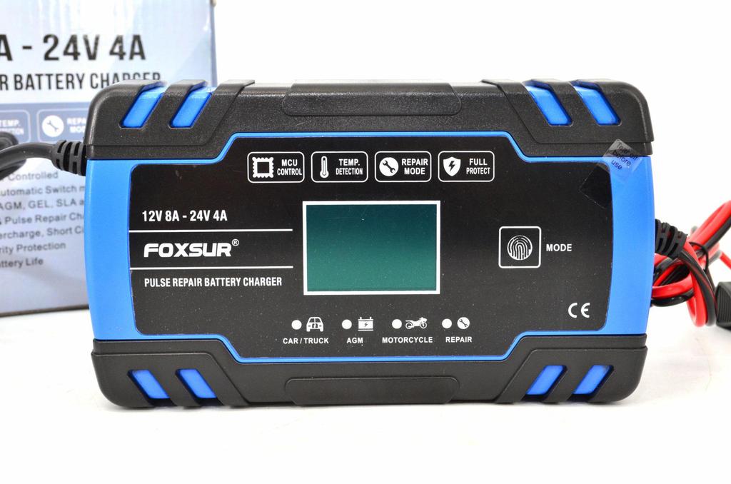 Im Prostownik Foxsur 12V&24V 8A Lcd