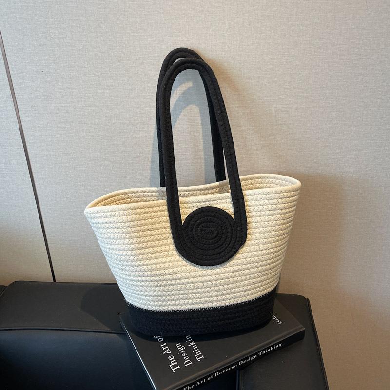 

High-end niche handbag vegetable basket woven bag women s new straw woven tote bag large capacity чорний