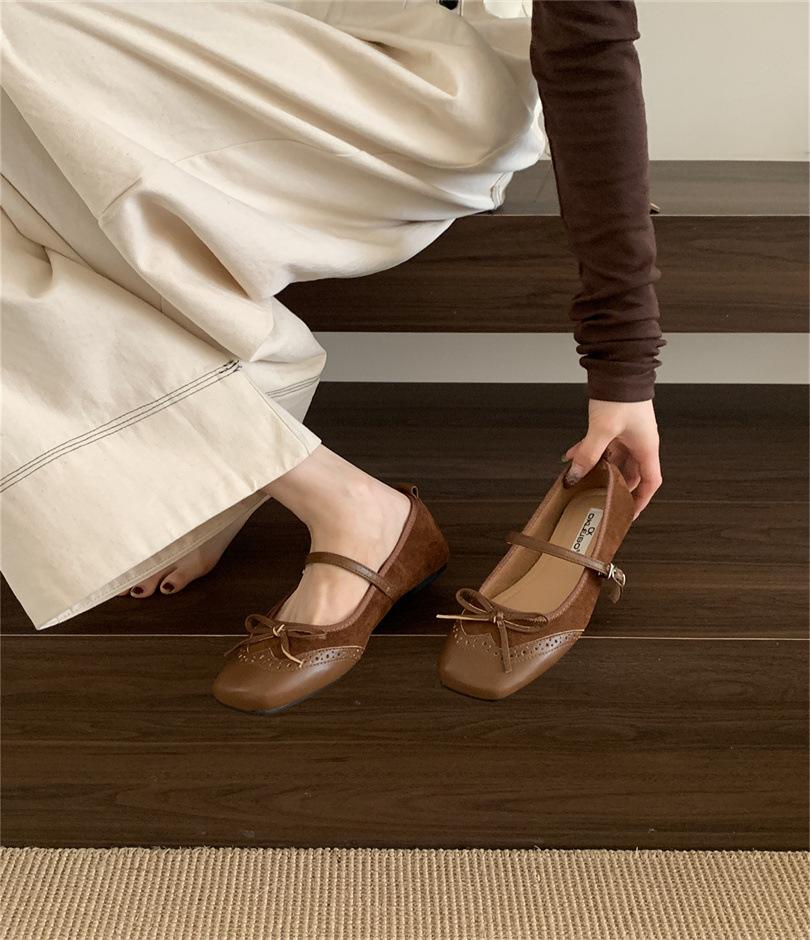 In the autumn of 2025, the new models cover the ancient square head flat Mary Jane shoes, women's versatile bow, shallow mouth single shoes, women's