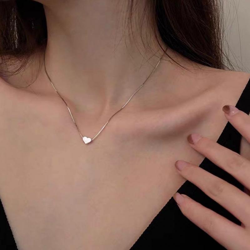 Elegante Collana con Perle d'Argento e Zaffiri - Catena per Clavicola Anti-Sbiadimento, Versatile per Donna