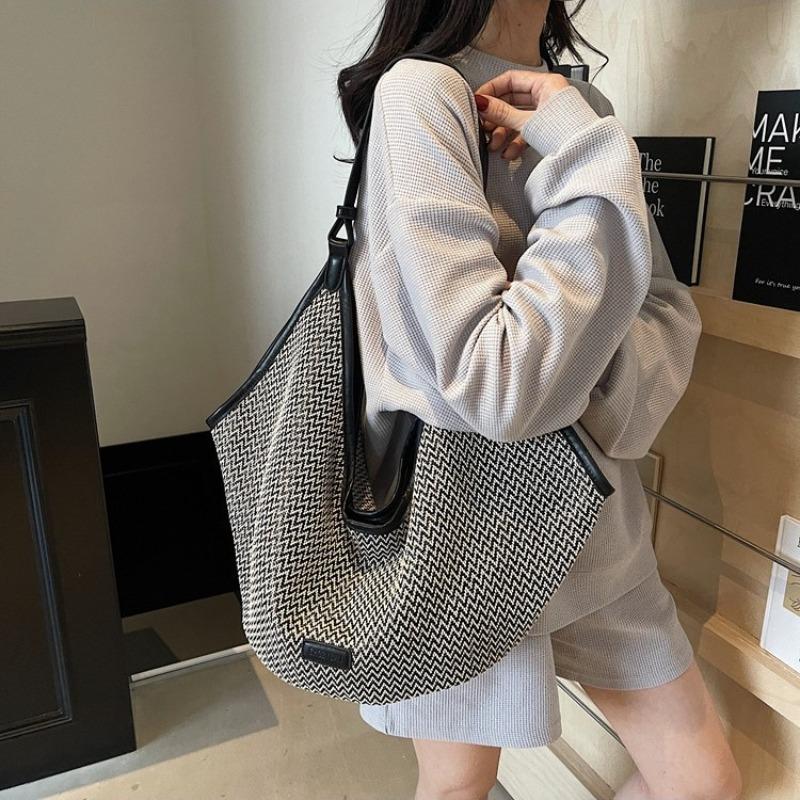 New Holiday Style High-end Sense Large Capacity Tote Bag Dumpling Bag Lazy Wind One Shoulder Messenger Bag Women