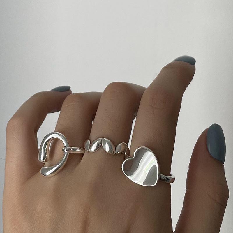 Prsten ve stylu korejském S925 postříbřený s nepravidelným listem - Dámská vintage móda, Jednoduchý zakřivený okraj Srdce Geometrický Otevřený design pro ukazováček.