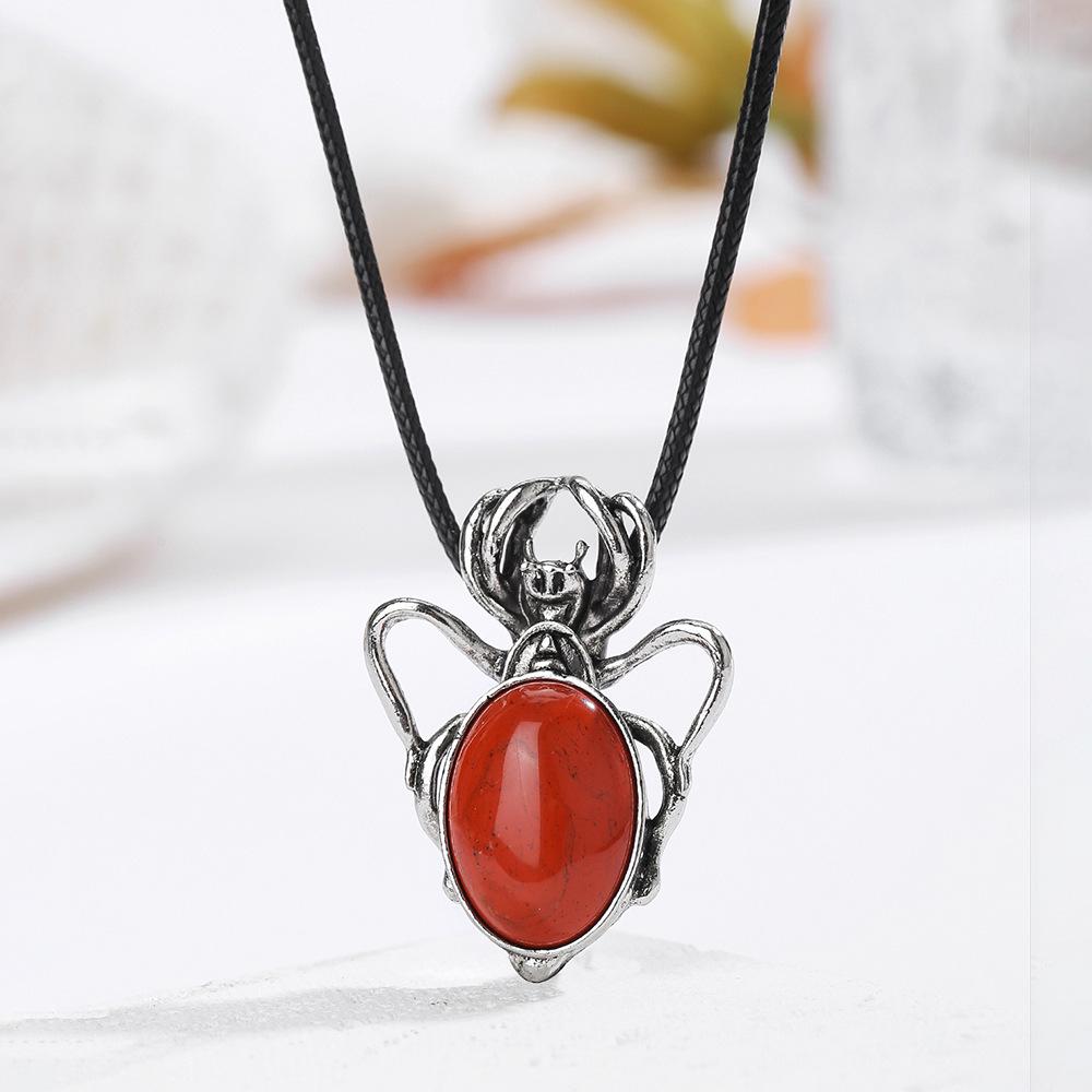 Spider-Shaped Bohemian Amethyst Pendant Necklace with Natural Crystal and Alloy Inlay