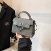 Hand carry niche bag women's retro shoulder bag autumn and winter new fashion small square bag messenger bag