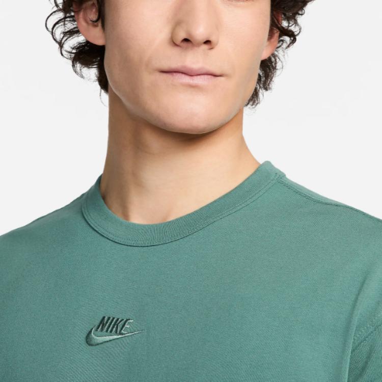 Nike T-shirts Heren Groen Ronde Hals Normale Rechte Pasvorm DO7393-361
