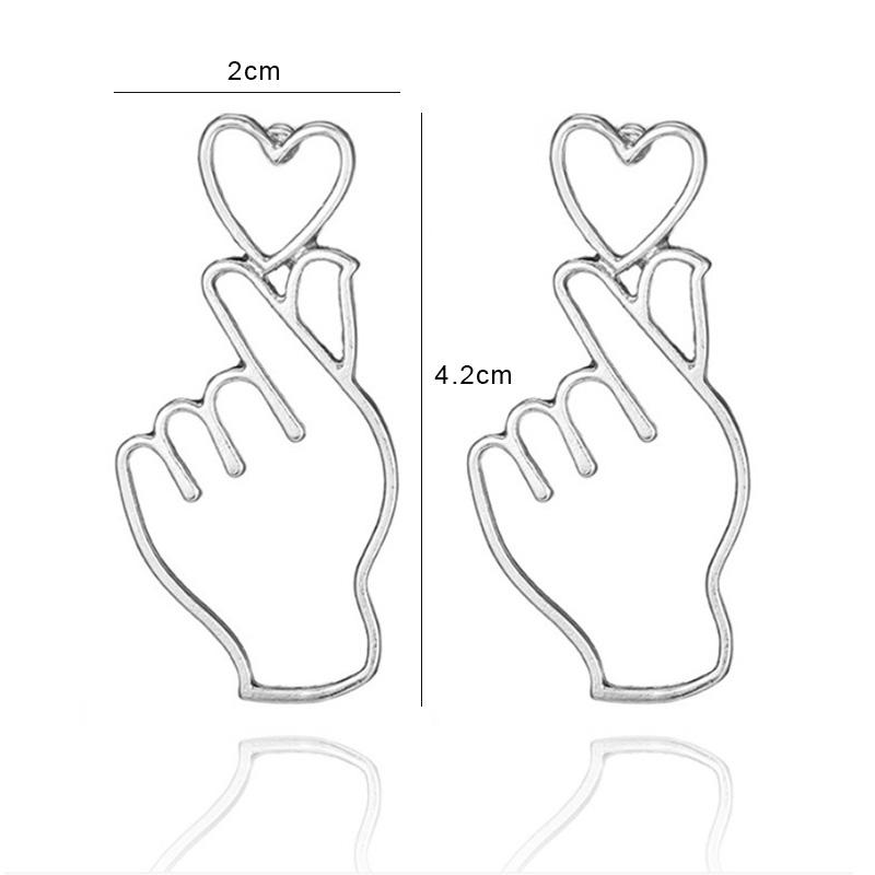 Korean Trends Creative Love Earrings For Women Jewelry Personality Simple Heart-shaped Stud Earrings brincos Gifts