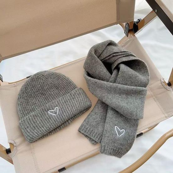 2Pcs/Set Knitted Hat Scarf Set Heart Embroidery Pattern Kids Brimless Hat Long Scarf Set Soft Breathable Winter Accessory