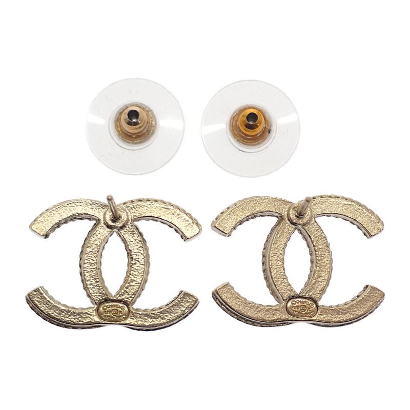 CHANEL  Pierce gold metal Women