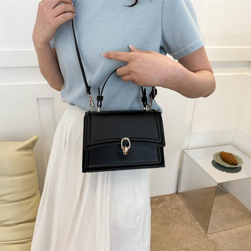 Stylish Urban Chic Small Pu Leather Handbag Fashionable 2023 Designer Purse