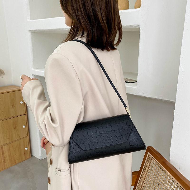 

Новая популярная сумка-подмышка в стиле ретро-багет для женщин, новая красная сумка через плечо с сеткой Tide Net, маленькая квадратная сумка чёрный