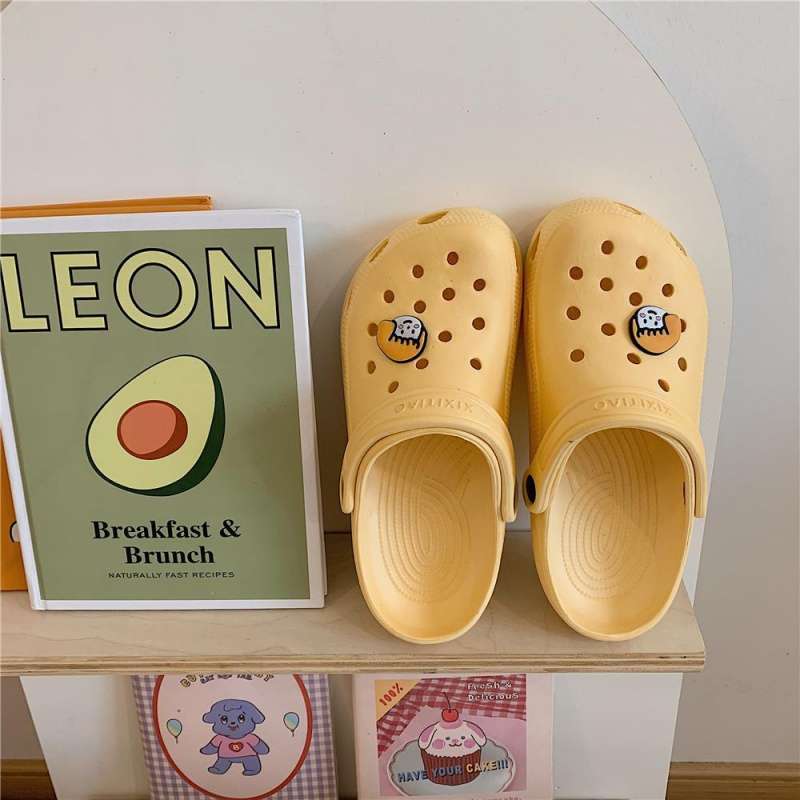 Korean new hole shoes ins cartoon cute couple bag head cool slippers men and women comfortable nurse shoes non-slip