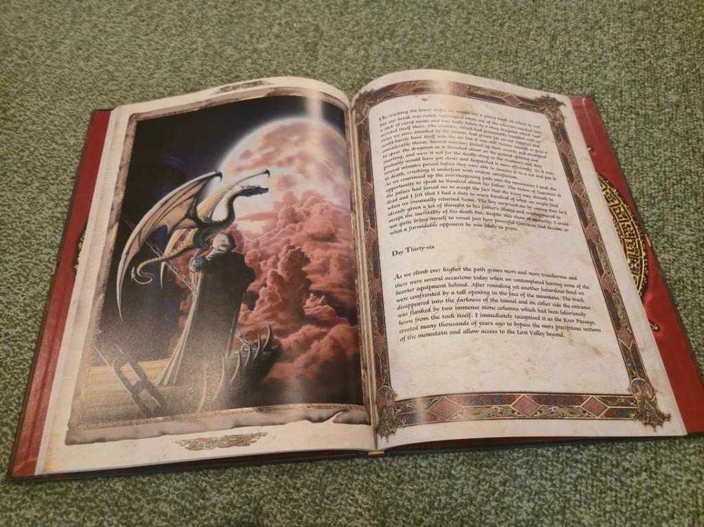 [USED] Rare The Dragon Chronicles Magic Book-style Dragon Encyclopedia