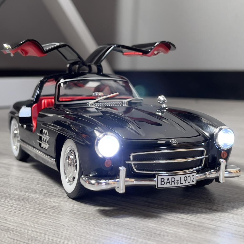 1:18 Mercedes Benz 300SL Classic Sports Vehicle Alloy Car Model Diecast Toy With Sound And Light Vehicle Decoration For Kid Gift