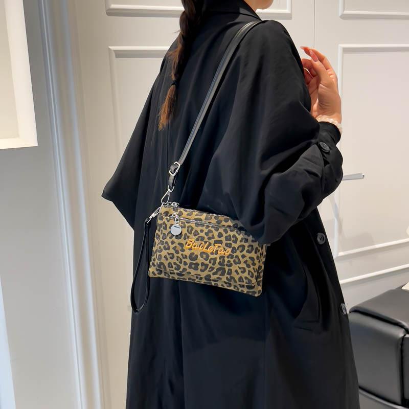 Women's Leopard Print Handbag Vintage Shoulder Bag
