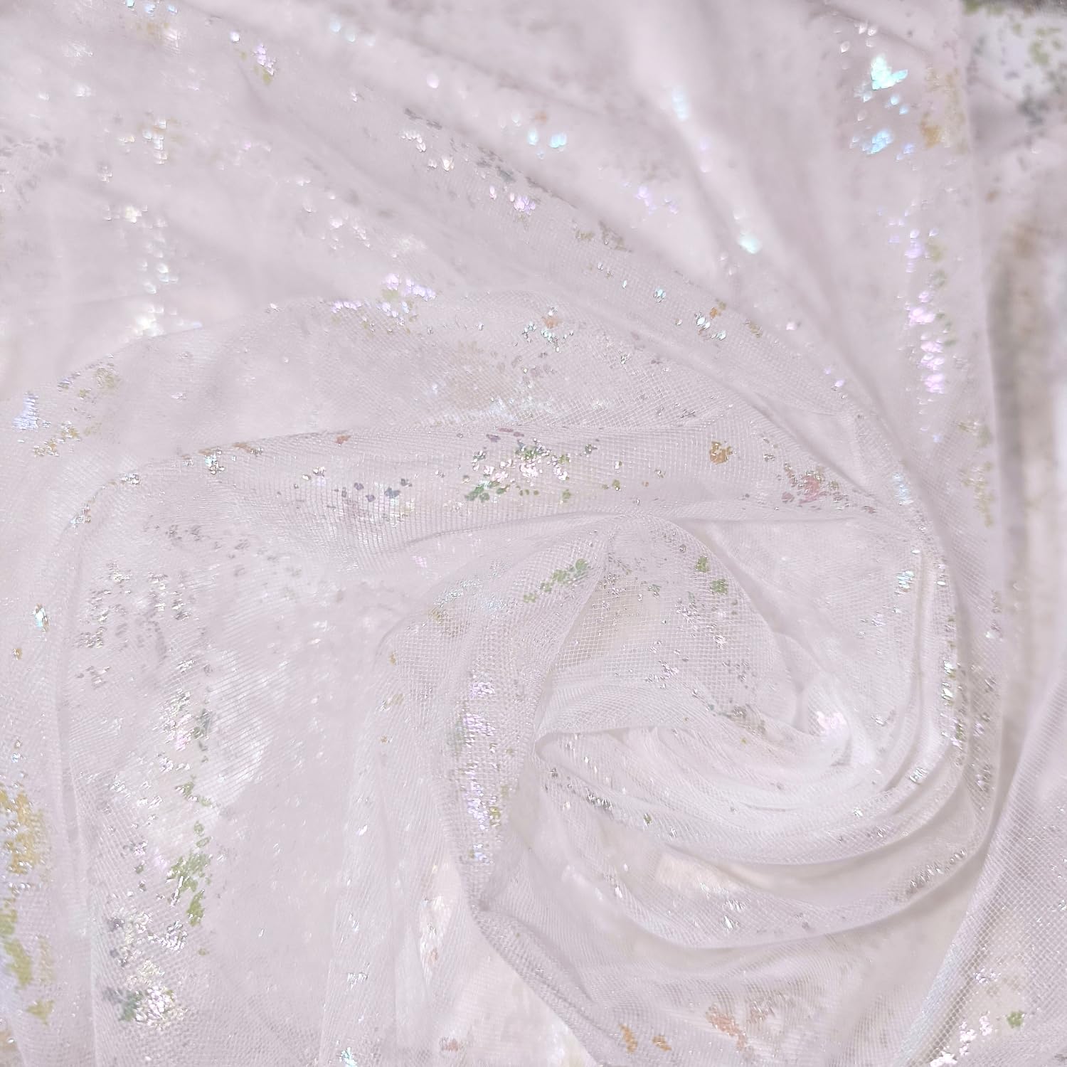 

Блестящий тюль 150 см Разноцветный для рукоделия и костюмов [moonfarm] Двусторонний материал, Блестящий, Широкий, Кружево, (Белый, 2 м) белый