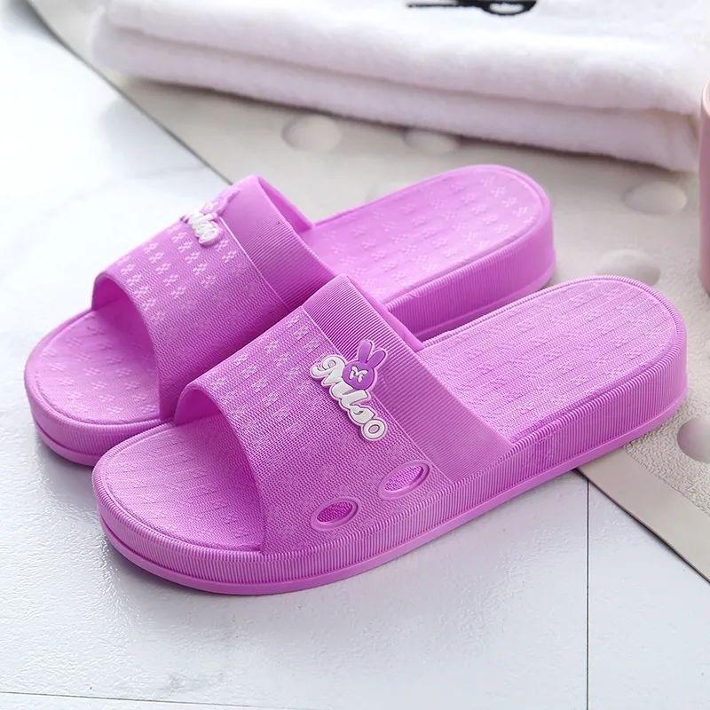 

Товсті шльопанці на платформі для жінок домашні з м якою підошвою, сандалі-слайди-подушки, жіночі літні пляжні нековзкі шльопанці, тапочки для ванної кімнати 40 фіолетовий