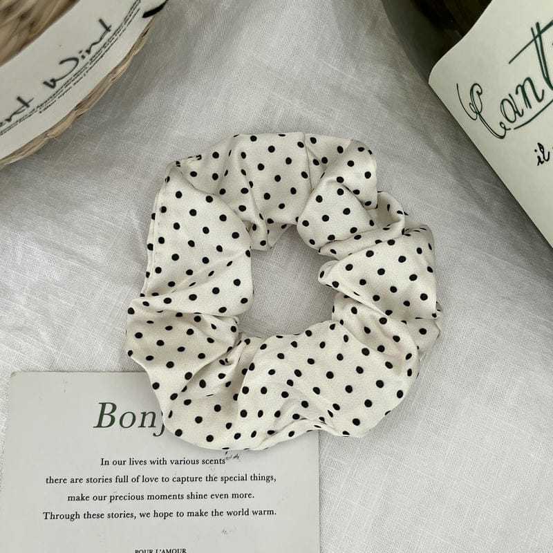 

4Pcs Rubber Band Vintage Hairstring Korean Sweet Hairbands Advanced Black and White Polka Dot Colon Hair Circle Maruko Head