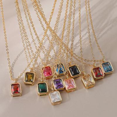 Collana con ciondolo pietra portafortuna di dicembre: Design Quadrato e a Goccia con Catena in Rame Placcato Oro 18K.
