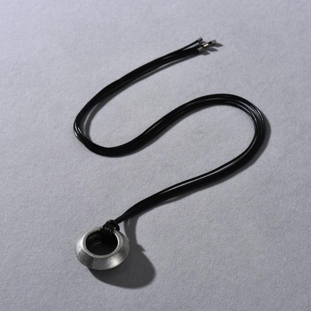 Retro Simple Fashion Personality Unique Retro Light Wheel Circle Pendant Sweater Chain Temperament Necklace Women