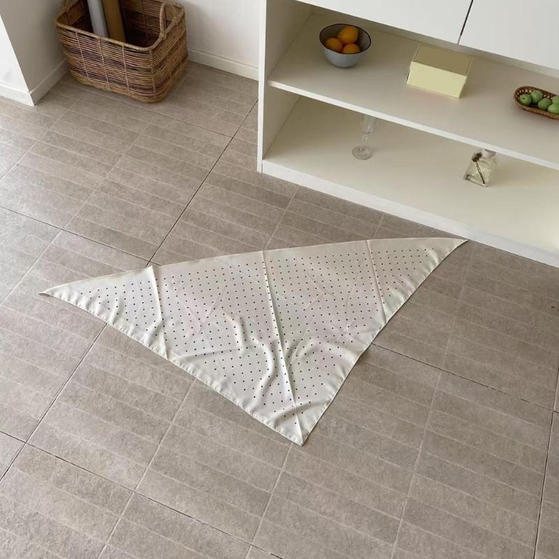 Women Dotted Scarf Casual Wear Party Neckwear French Styles Bandana Scarf Fashion Hairwrap for Dinner Party and Travel