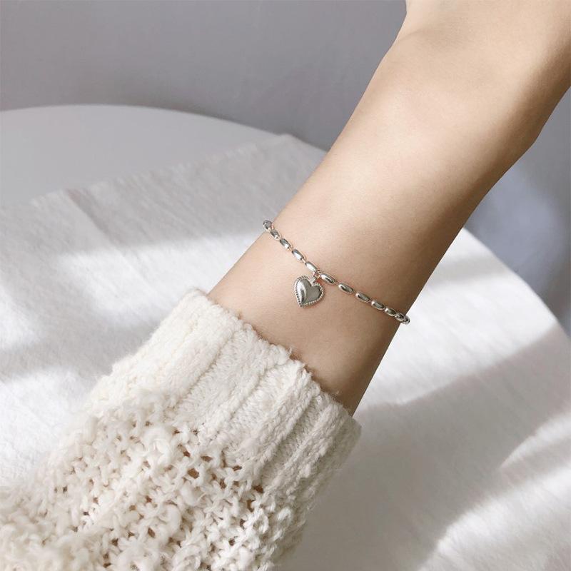 Retro style pearl bracelet women's versatile high-end sense niche temperament beaded bracelet couple girlfriend hand jewelry