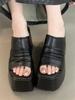 Mode Übergröße Sommer Mode Hausschuhe Plissierte Eckige Zehenpartie Damenschuhe Punk Plateau Dicke Sohle Absätze Schuhe für Damen Zapatos Mujer