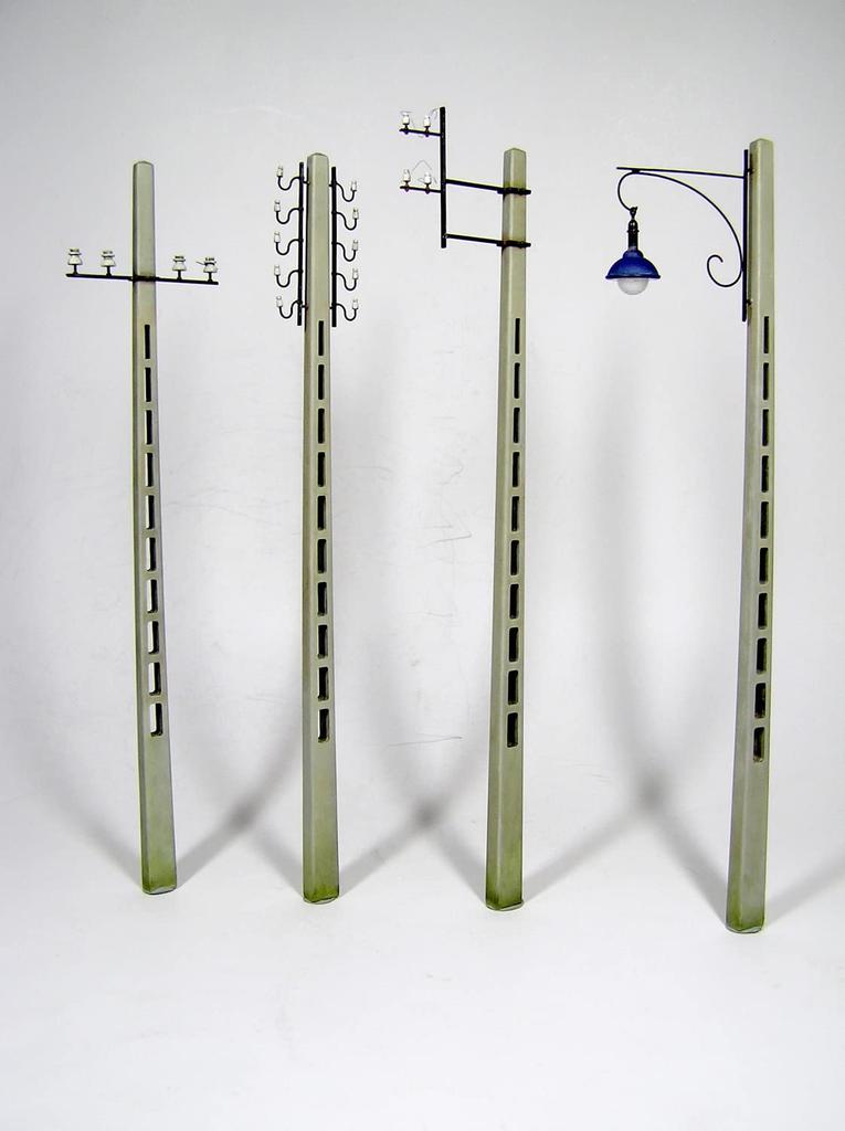 MiniArt 1/35 Scale Concrete Utility Poles (Set of 4) Plastic Model MA35563