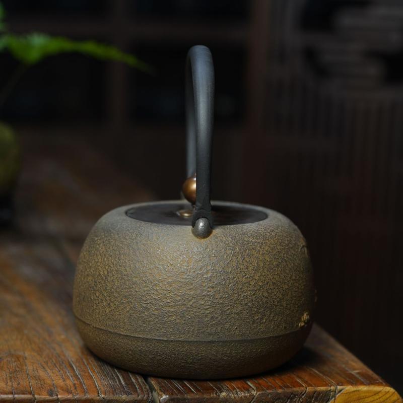 Traditional Cast Iron Teapot - Reed Bird Design